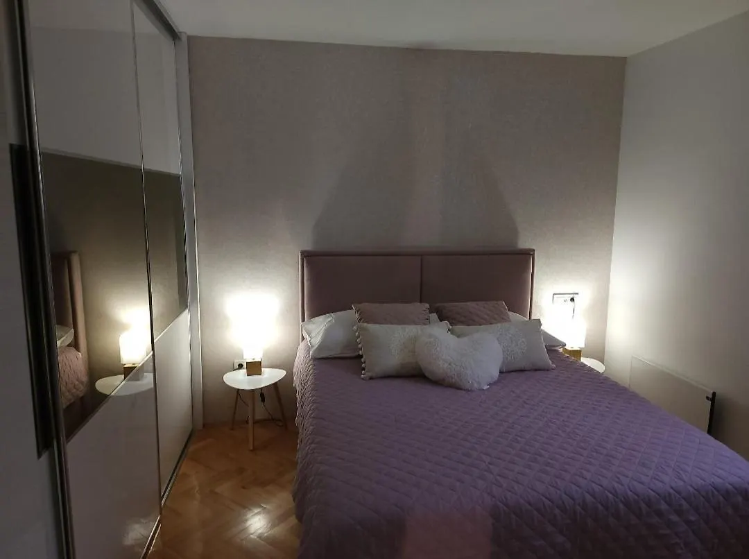 Luxury Apartment Aurora - Cod 0409 Οπατία